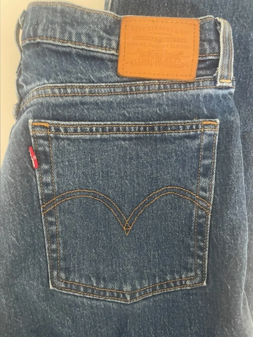 Levi's Women's Wedgie Straight Leg Jeans 30 x 27 ankle EUC Stretch